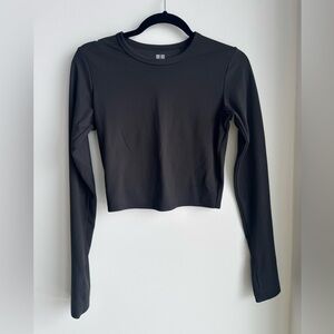 Uniqlo Lloubge Wear Active Wear Top CS